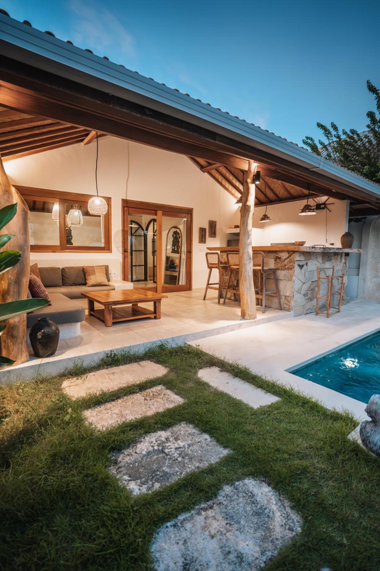 La Kreyiol Panzió Uluwatu Kültér fotó