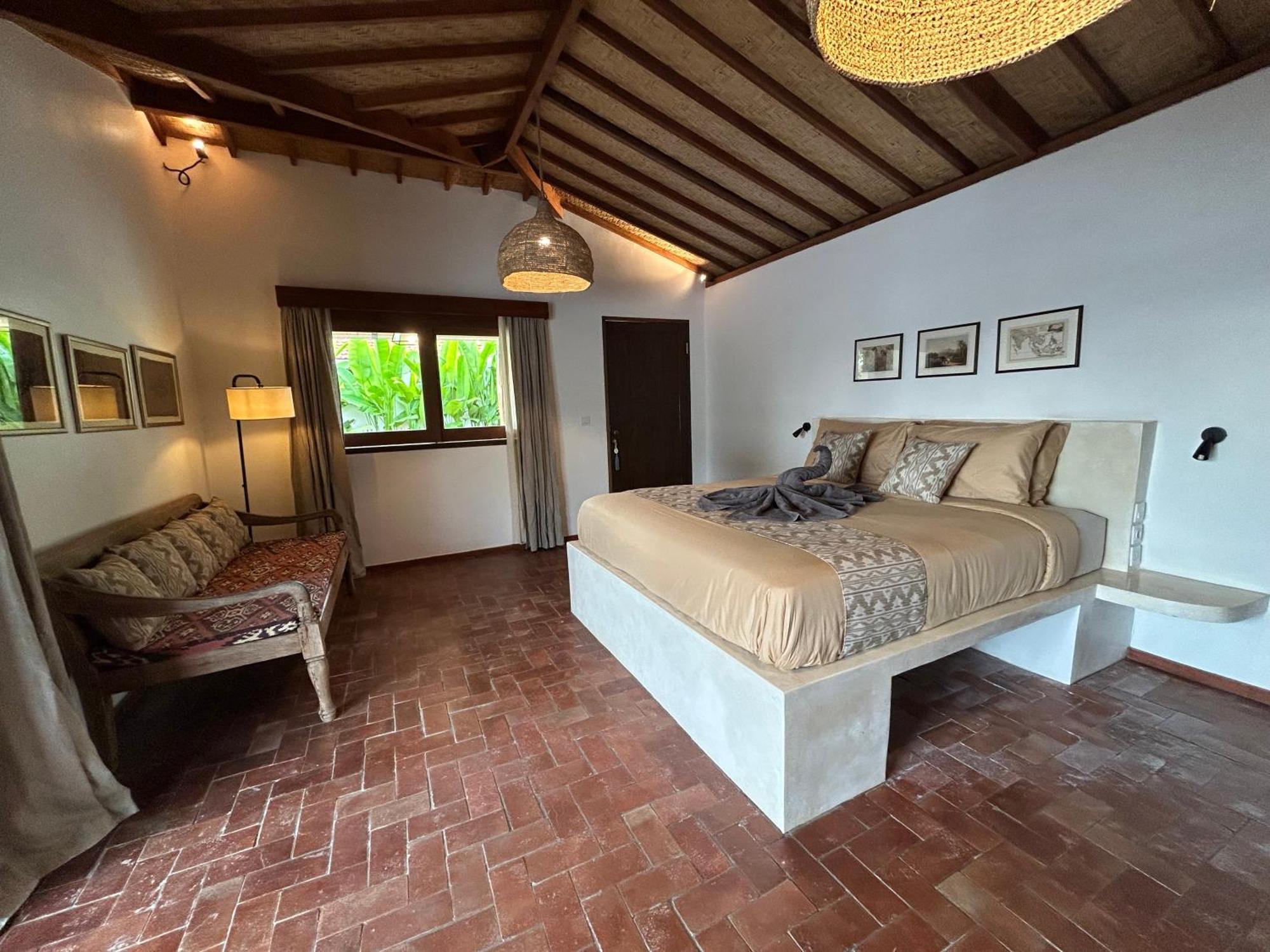 La Kreyiol Panzió Uluwatu Kültér fotó